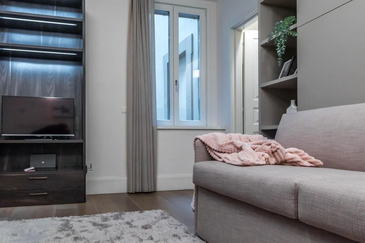 Joivy Elegant Studio For 2 Near Duomo Di Milan Apartment