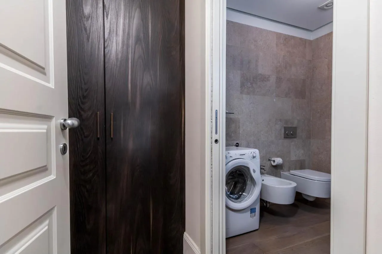 Joivy Elegant Studio For 2 Near Duomo Di Milan Apartment Italy