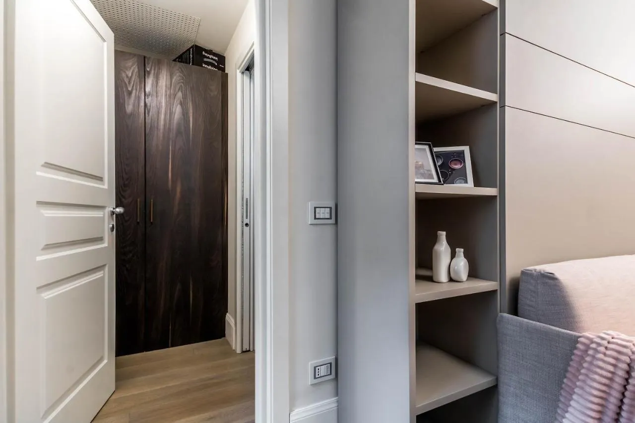 Joivy Elegant Studio For 2 Near Duomo Di Milan Apartment Italy