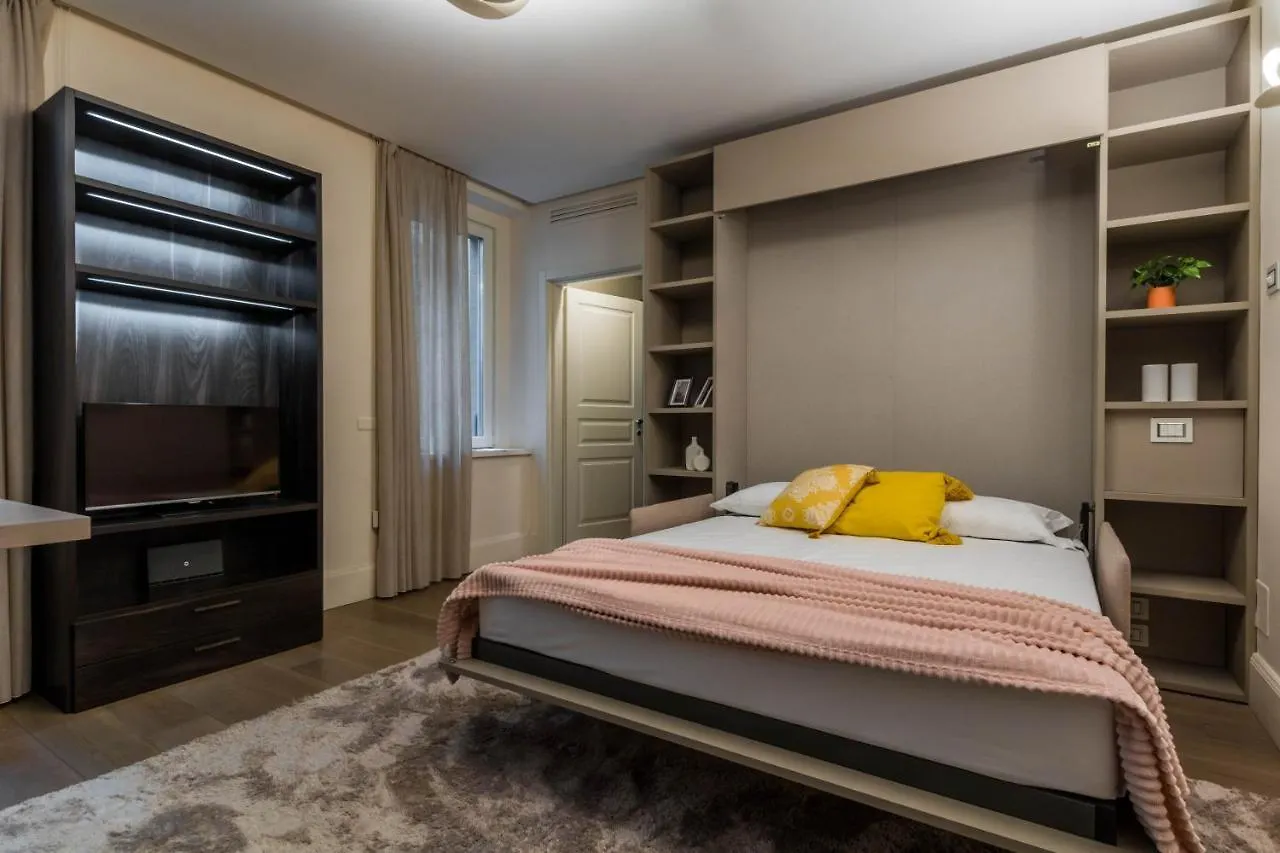 Joivy Elegant Studio For 2 Near Duomo Di Milan Apartment Italy