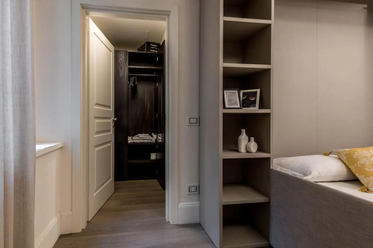 Joivy Elegant Studio For 2 Near Duomo Di Milan Apartment 0*,  Italy