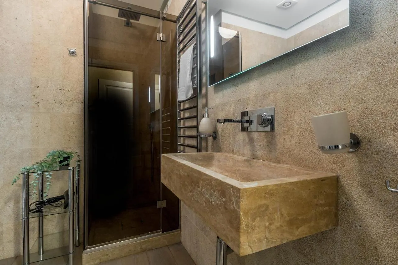 Joivy Elegant Studio For 2 Near Duomo Di Milan Apartment